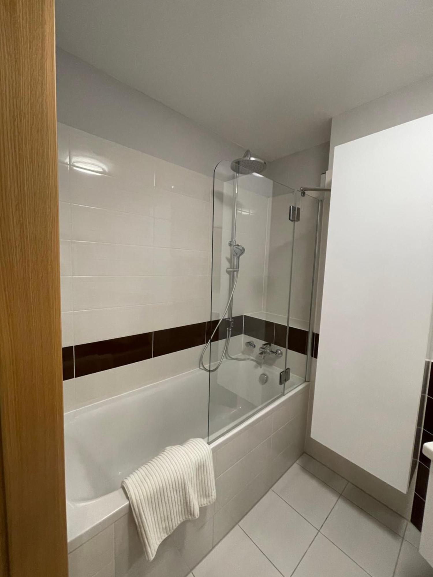 Sag Panorama City Apartment 3 Rooms Free Parking Free Wifi Bratislava Buitenkant foto