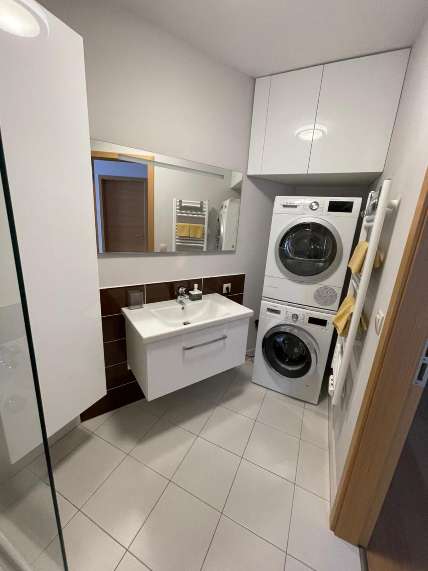Sag Panorama City Apartment 3 Rooms Free Parking Free Wifi Bratislava Buitenkant foto